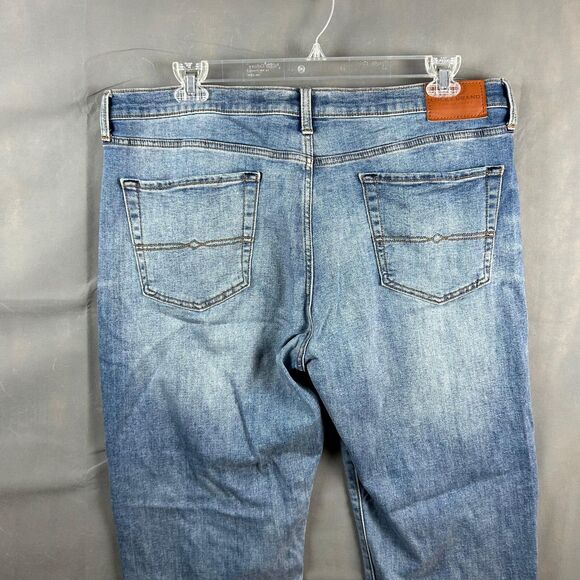Lucky Brand Men's Mid Rise Slim Denim Blue Jeans 40/30 Straight 5-Pocket Design - Picture 6 of 9